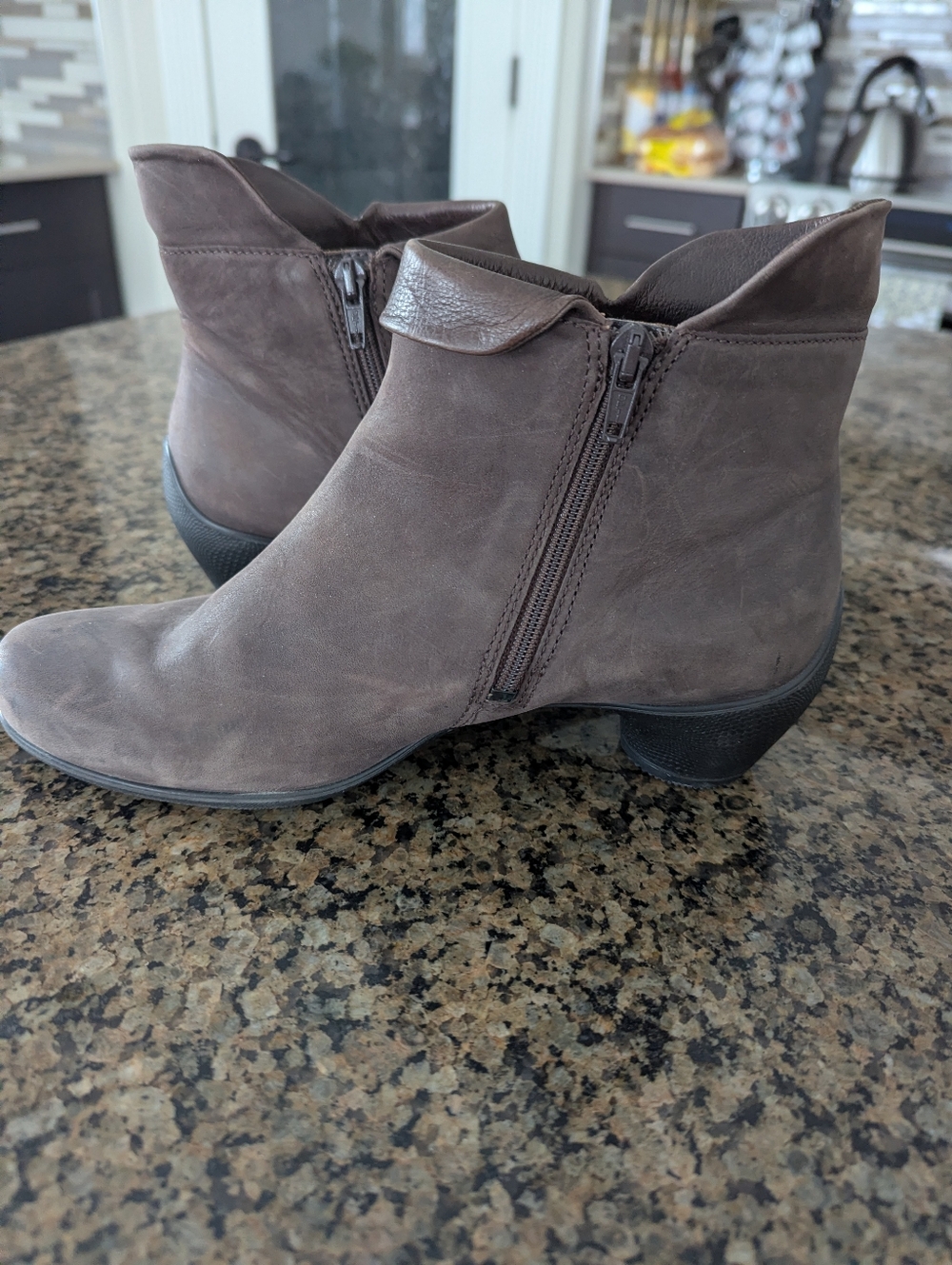 Boots - Picture 5 of 7